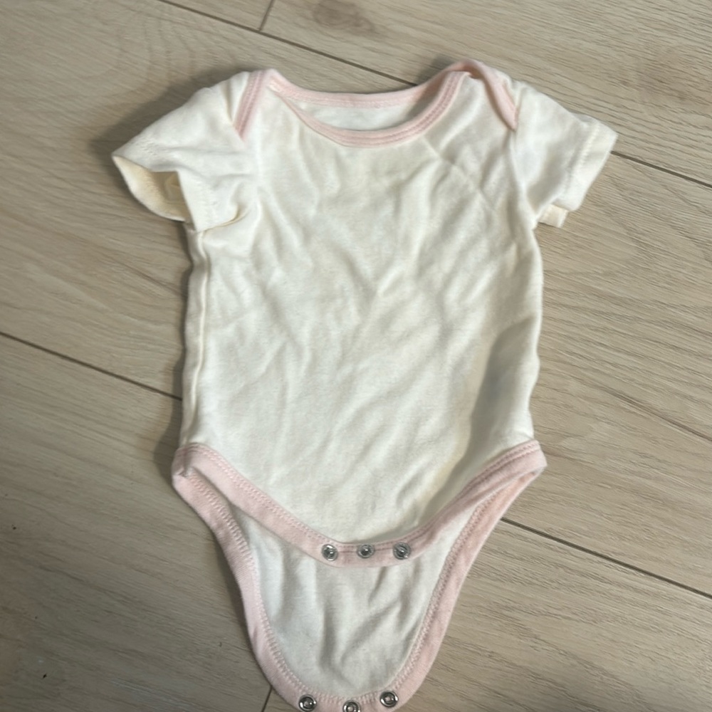 Baby bodysuit